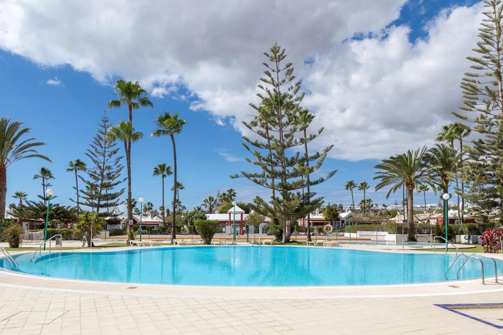 Lightbooking Los Tunos Maspalomas Gran Jardin Y Barbacoa. contacts